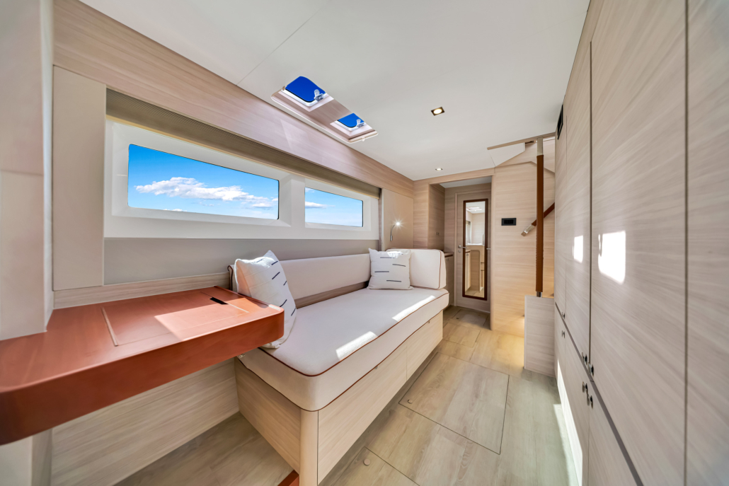 A50sail-owner-cabin-aquila50sail-mastercabin(12of43)